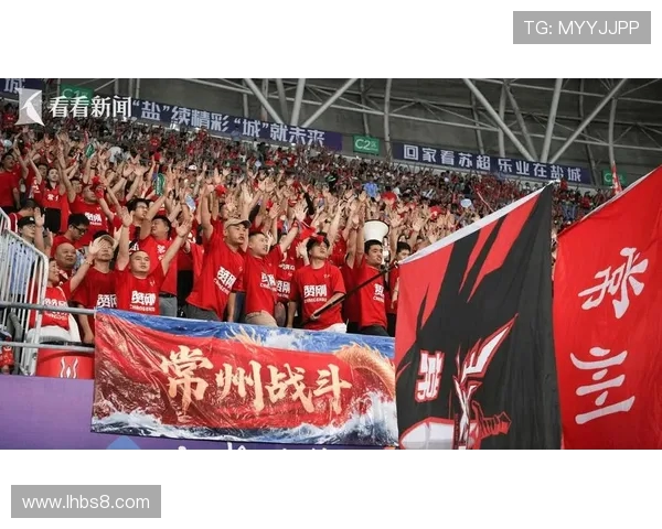 苏超尾声潮未退：三大联赛里的球迷真心